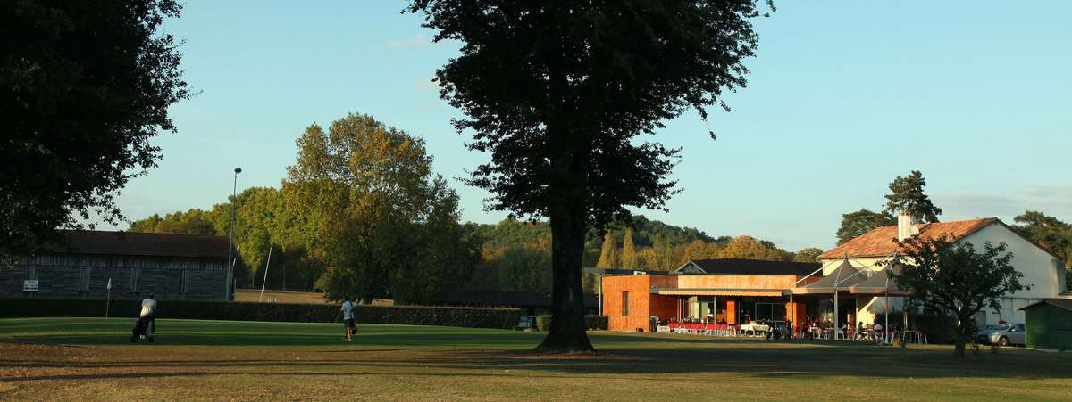 {Golf Club de Périgueux} Groupe découverte 3 à l'école de golf de Périgueux