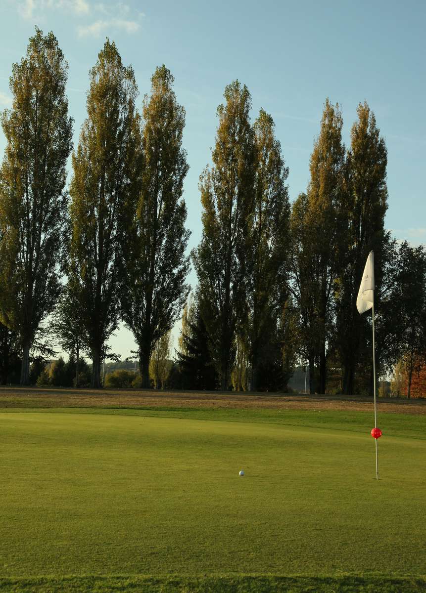 {Golf Club de Périgueux} Les drapeaux de l'école de Golf de Périgueux