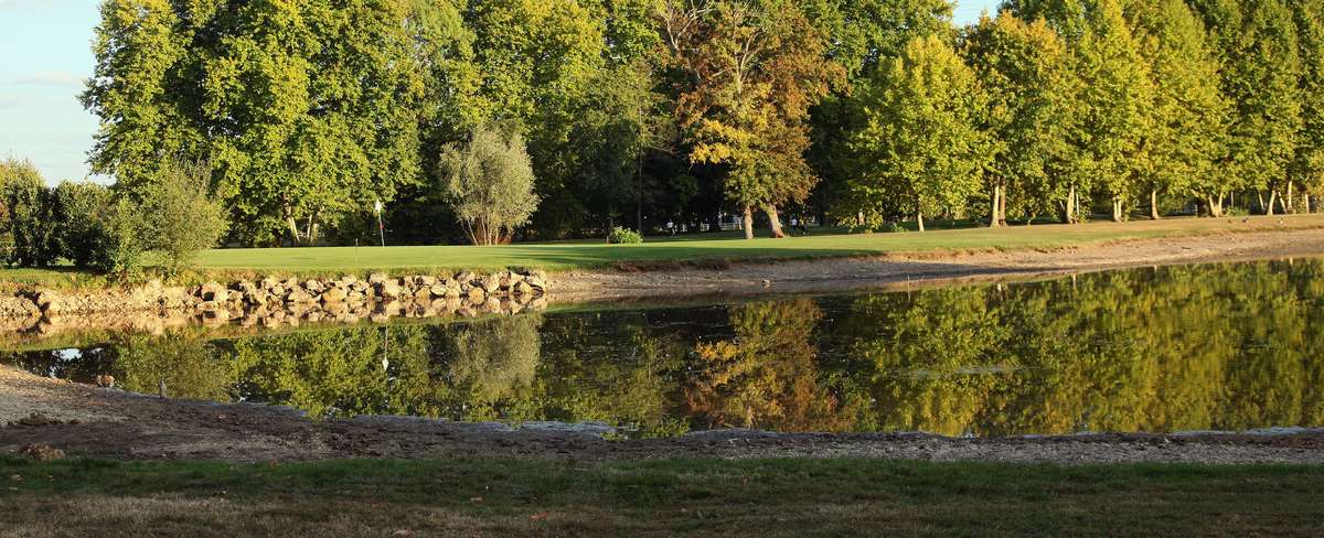 {Golf Club de Périgueux} Les drapeaux de l'école de Golf de Périgueux