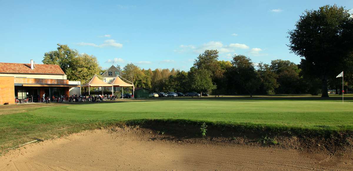 {Golf Club de Périgueux} Groupe découverte 3 à l'école de golf de Périgueux