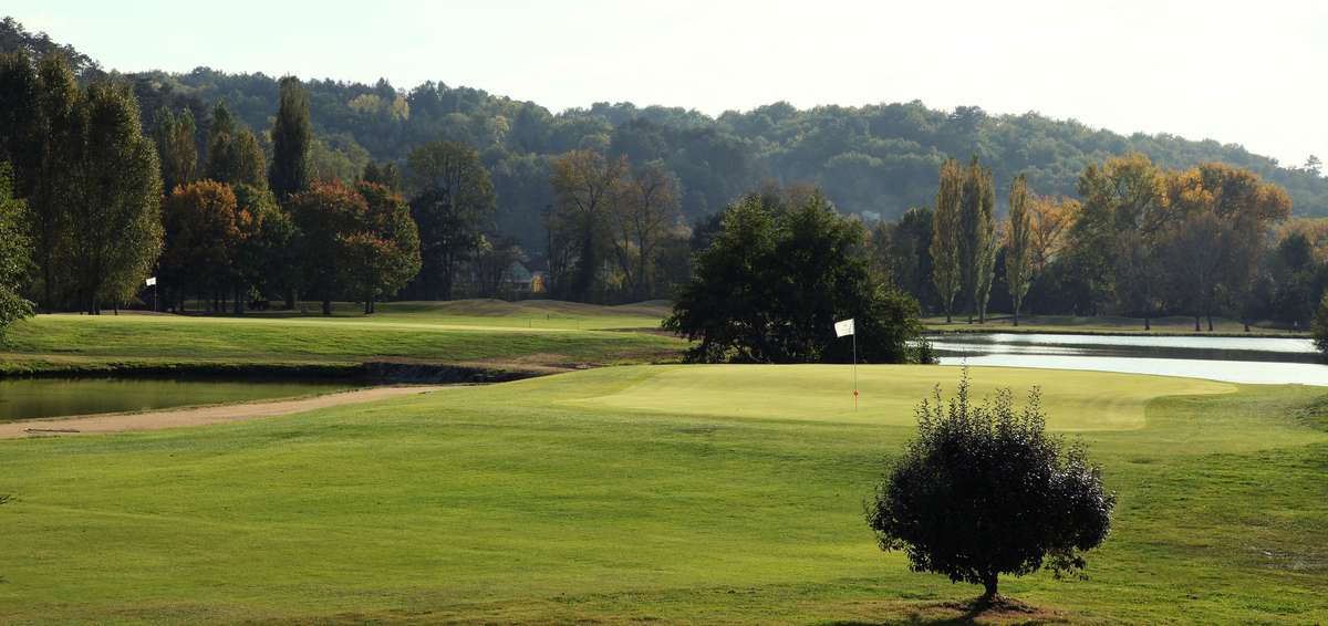 {Golf Club de Périgueux} Les drapeaux de l'école de Golf de Périgueux