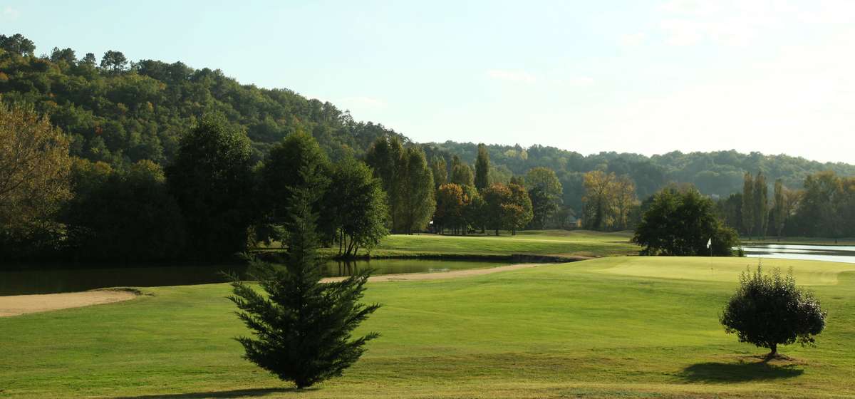 {Golf Club de Périgueux} Les drapeaux de l'école de Golf de Périgueux