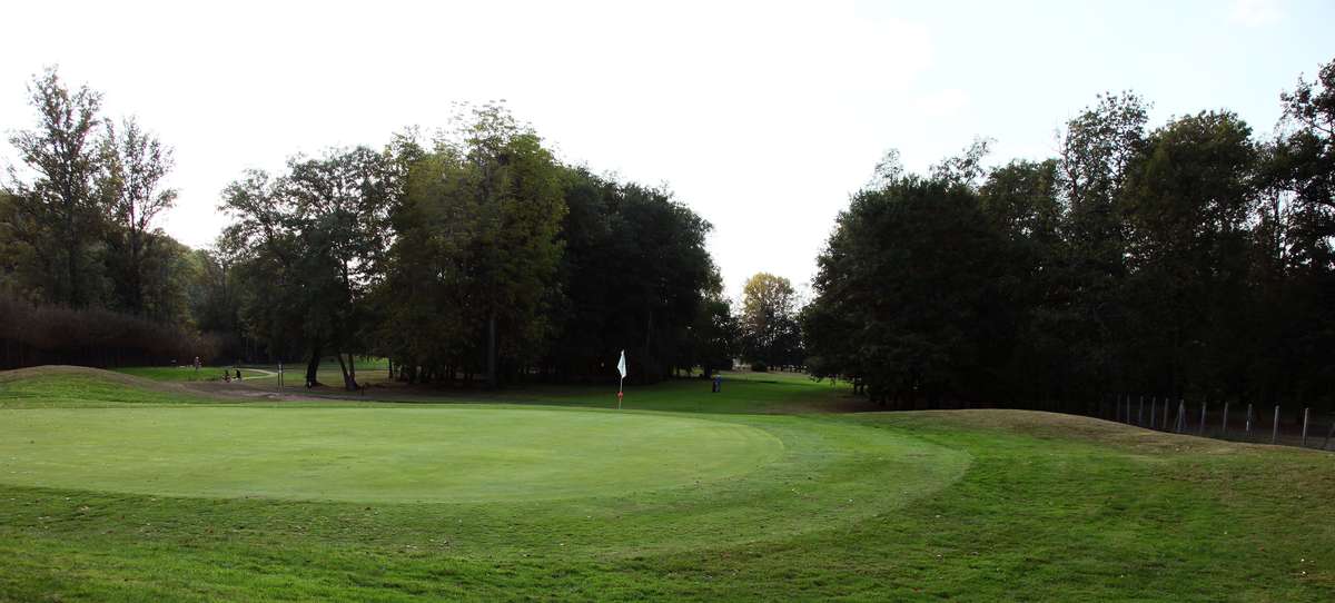 {Golf Club de Périgueux} Les drapeaux de l'école de Golf de Périgueux