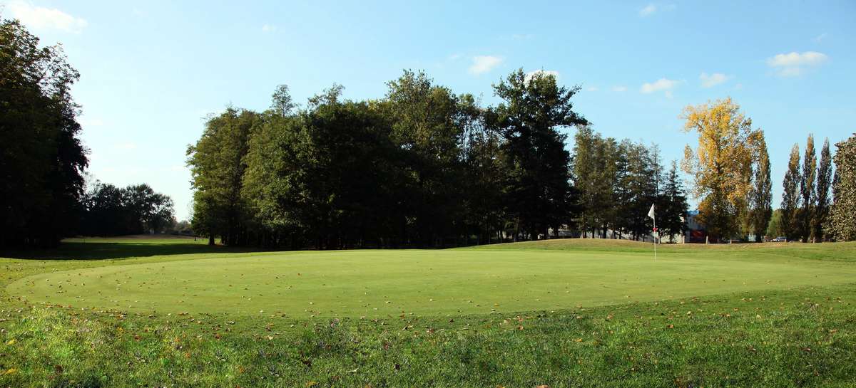 {Golf Club de Périgueux} Groupe découverte 3 à l'école de golf de Périgueux