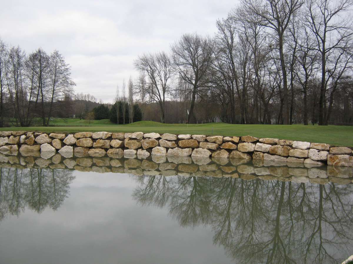 {Golf Club de Périgueux} Les drapeaux de l'école de Golf de Périgueux